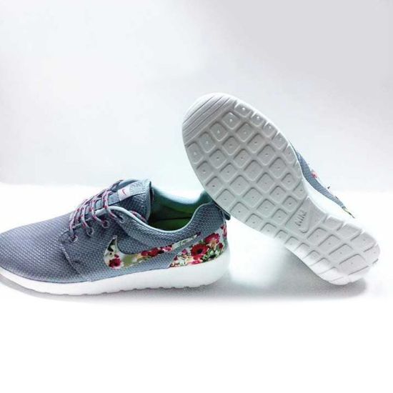Imagem de Nike Floral Roshe Customized Running Shoes